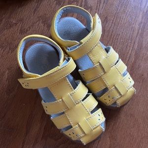 See Kai Run yellow sandals size 10